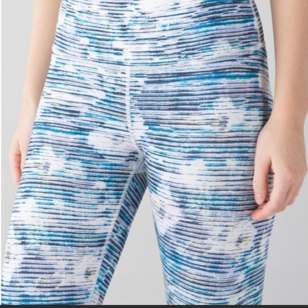 Lululemon high times 7/8 Capri pant blurry belle